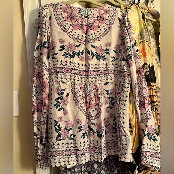 Spell and the Gypsy Pandora Blouse - Picture 10 of 10